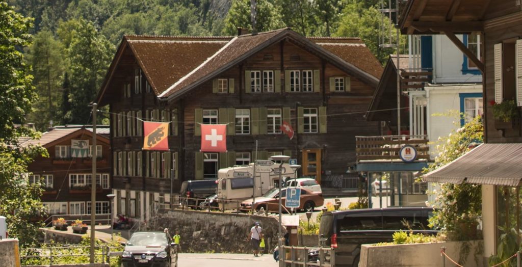 Push for Swiss national referendum on limiting immigration