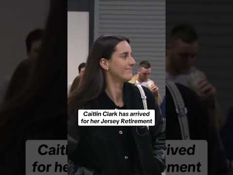 Caitlin Clark in the BUILDING 2️⃣2️⃣ #caitlinclark #22 #jerseyretirement #collegebasketball #iowawbb