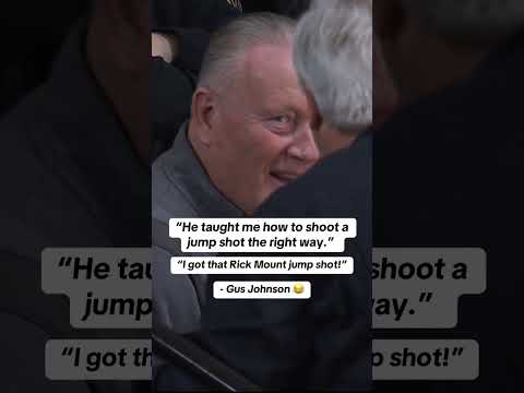 Rick Mount teaches Gus Johnson how to shoot a basketball ๐ #basketball #cbb #purdue