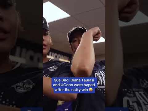 Sue & Diana got in on the fun 👏 (via @UConnWomensBasketball/TT)