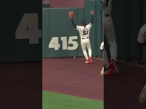 ball gets stuck and takes run off board for D Backs. Agree with call 🤔 #safeorout #MLB #DBacks