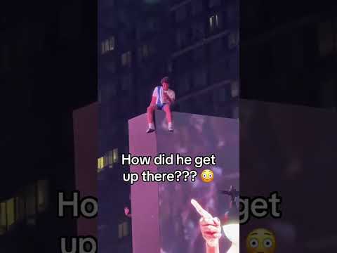 He climbed a billboard 😭