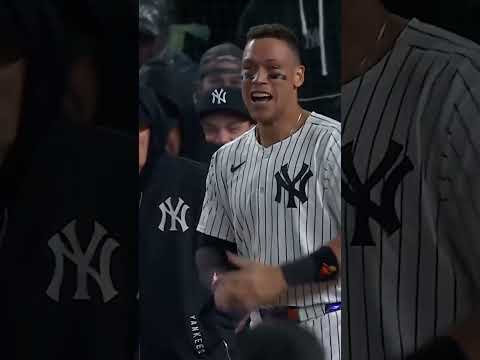 THE MARTIAN WALKS IT OFF FOR THE YANKEES! 👽 #NewYorkYankees #MLB