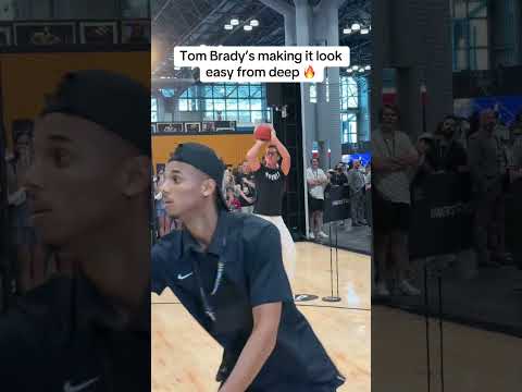 Tom Brady’s full basketball skills challenge at Fanatics Fest 🎯