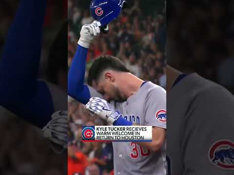 Kyle Tucker gets standing ovation back in Houston 👏 #houston #cubs #kyletucker #baseball #mlb
