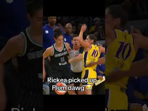 Had to keep her teammate out of foul trouble 😅