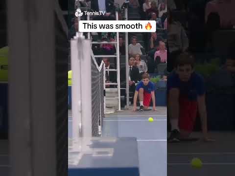 This drop shot 👏 (via @TennisTV/TT)