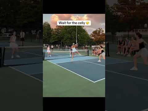 Wait for the celly (via sophia_vanname/TT)