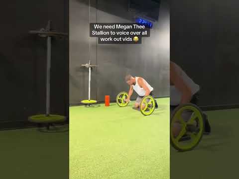 Klay Thompson and Megan Thee Stallion putting in work at the gym 💪 (via @theestallion/TT)