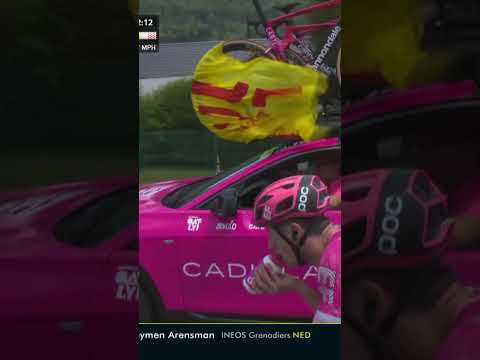 Where did that flag come from? 🤨🚗🚲