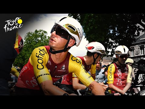 Was Bryan Coquard deserving of yellow card after Jasper Philipsen crash? | Cycling on NBC Sports