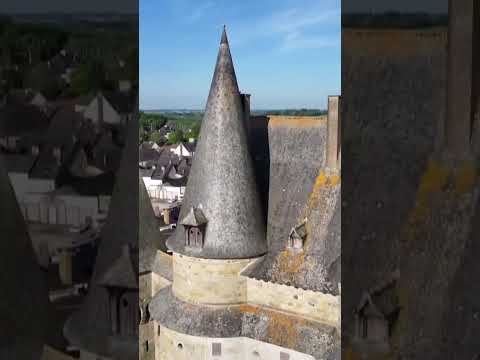 Learn about the Château de Vitré 🏰👑⚔️