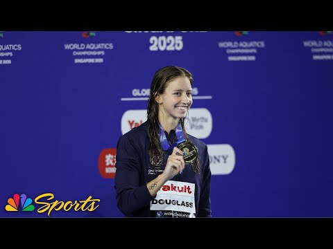 Kate Douglass receives gold medal after dominating women’s 200m breaststroke at worlds | NBC Sports