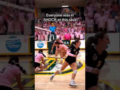 WATCH THAT AGAIN 😱 (via plnuvolleyball/TT)