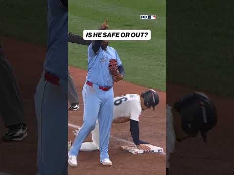 Safe or out? ๐ค #mariners #bluejays #baseball #mlb