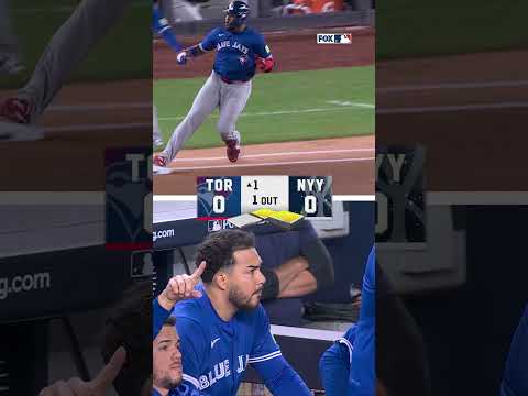 Bench reacts to Vladdy’s RBI hit 👏