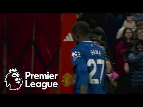 Everton’s Idrissa Gueye sent off after striking teammate Michael Keane | Premier League | NBC Sports