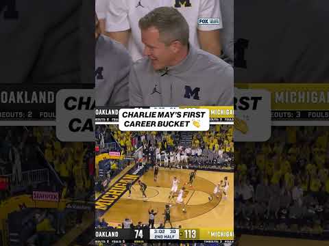 Dusty May watches son Charlie May SCORES HIS FIRST POINTS for Michigan!! 🔥 #michigan #basketball