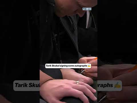 Tarik Skubal signing autographs at MSU game ✍️ #tarikskubal #michiganstate #cbb #cbk #mlb