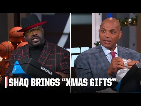 Shaq brings Chuck & Kenny a ‘Christmas gift’ 🎁😅 | NBA Tip-Off