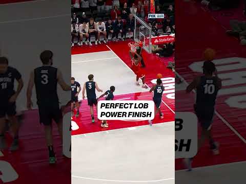 Perfect lob. NASTY finish. 🚀💥 #AlleyOop #CollegeBasketball #OhioState