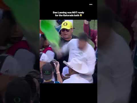 They caught coach right after the postgame handshake ๐ญ #cfb #collegefootball #oregon