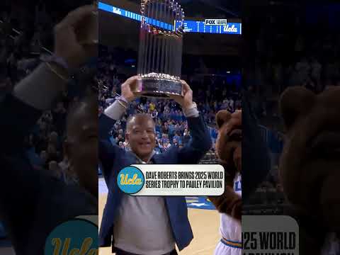 UCLA Alum Dave Roberts at Pauley Pavilion 🏆 #DaveRoberts #UCLA #CollegeBasketball