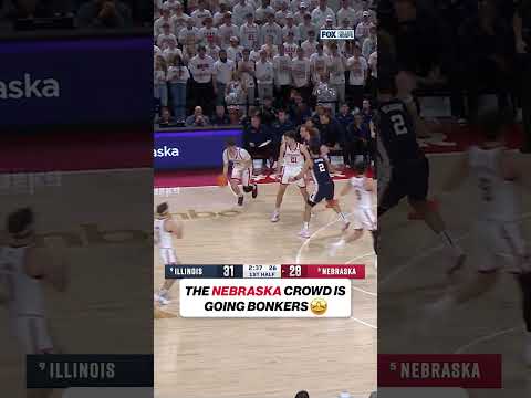The crowd was LOVING this ‼️ #nebraska #basketball #cbb #fans