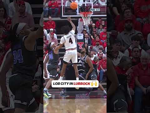 Christian Anderson with the feed to Luke Bamgboye 🤝 #cbb #basketball #texastech