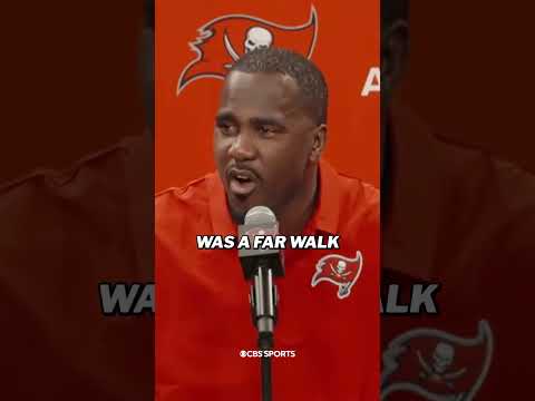 Lavonte David’s mother, Lynette, passed away in 2016 and his father, Edward, passed on in in 2021.