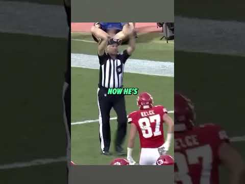 Kelce wanted a flag, so he threw his towel ๐
#chiefs #nfl
