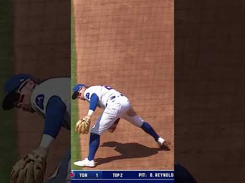 Nico Hoerner hiked it to first base 😅 #MLB #Baseball #Cubs #NicoHoerner