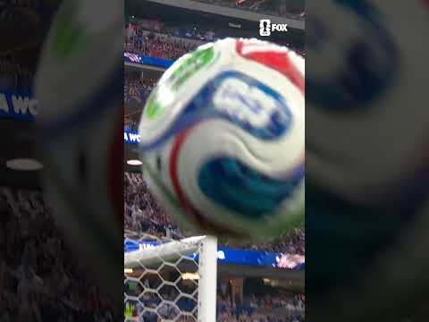 Always gotta keep your head on a swivel during the FIFA World Cup