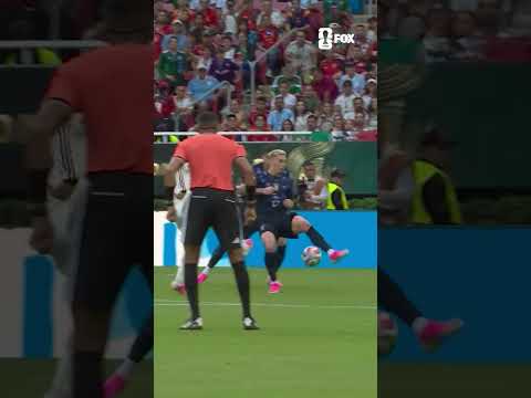 SPECTACULAR performance from Álex Baena to keep Spain at the top of their group