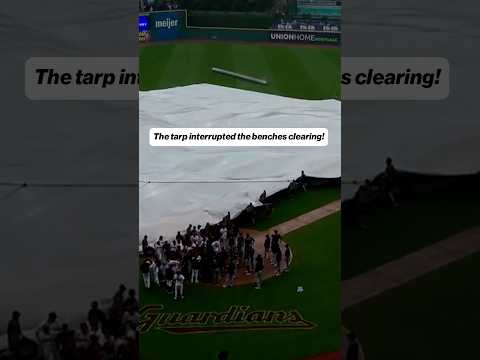 Tarp BREAKS UP Benches Clearing 🤣 #mlb #baseball #benchesclear #tarp #guardians #dbacks