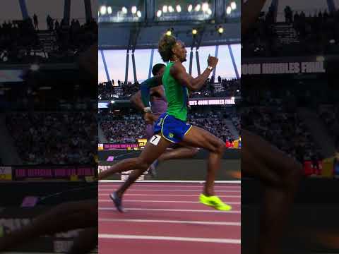 Alison Dos Santos makes 400m hurdles look like light work 🔥✨