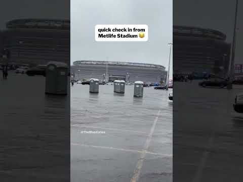 It may be difficult to throw the ball at MetLife today 😂