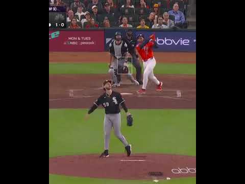The Astros cut into the White Sox lead 😤