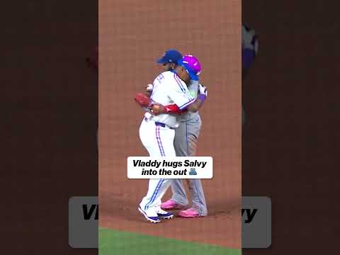 Well, that’s one way to get the out 🤗 #hug #vladdy #royals #bluejays #mlb