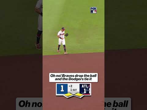 Dodgers capitalize off of a costly Braves’ error ⚾️ #braves #ladodgers #mlbplayoffs #mlbonfs1